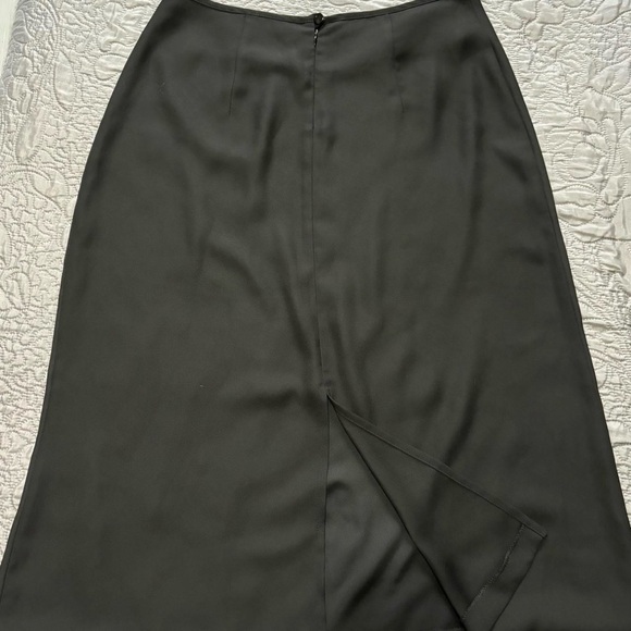 LINDOR PETITE BLACK MIDI SKIRT - Picture 2 of 3